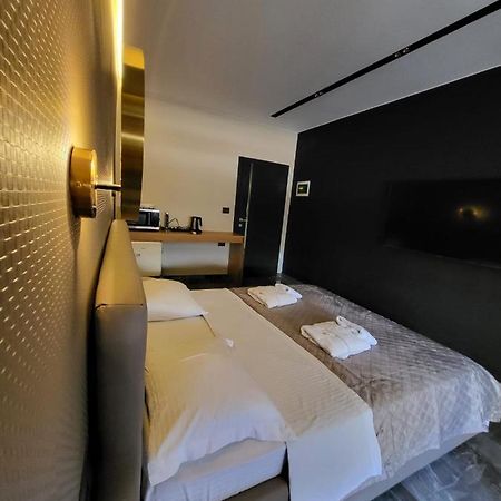 La Mirage Apartment 04 Тирана Экстерьер фото